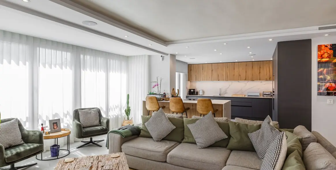 Sale of middle floor apartment in Marbella 2