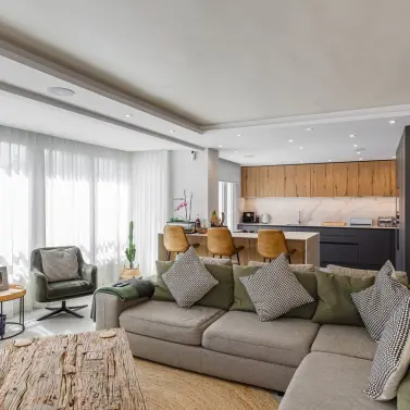 Sale of middle floor apartment in Marbella
