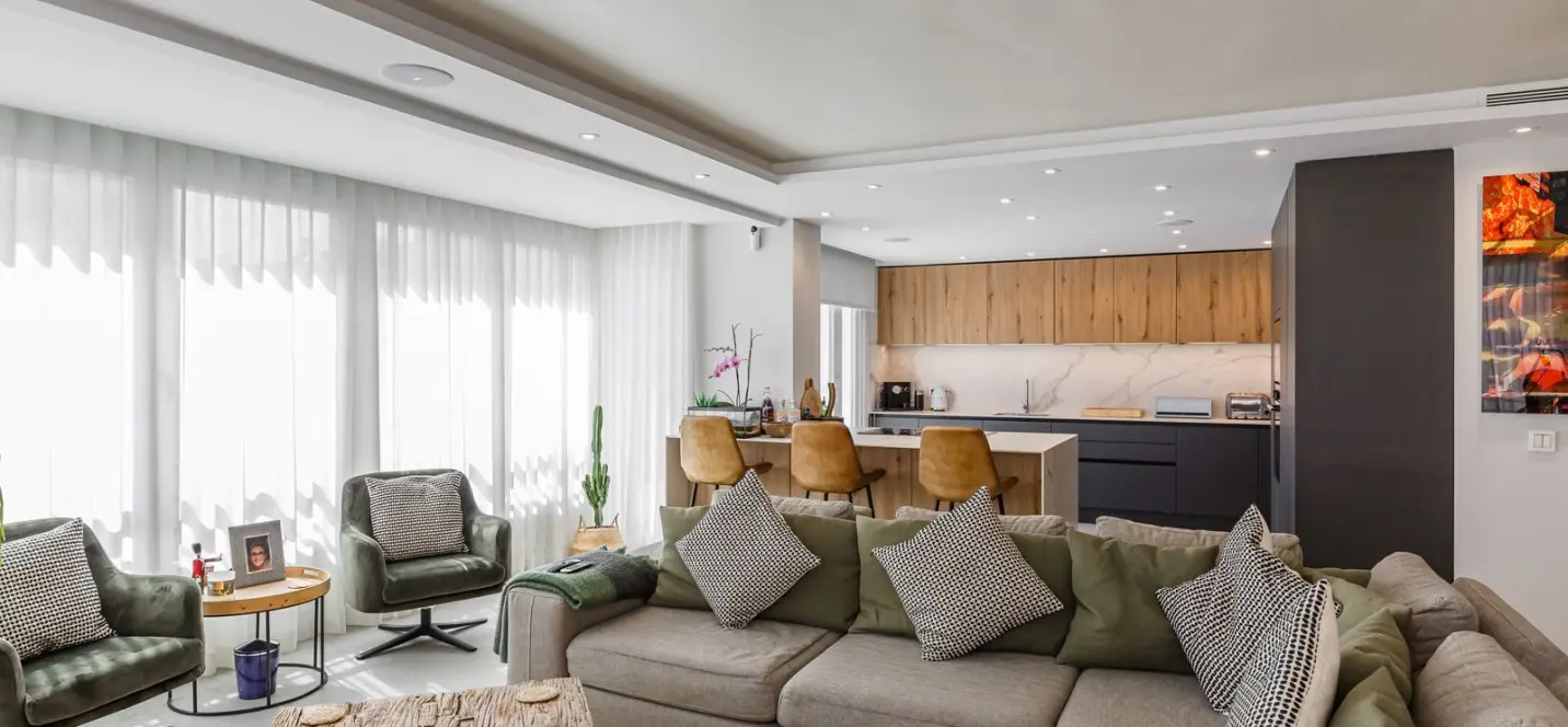 Venta de apartamento en planta media en Marbella 1