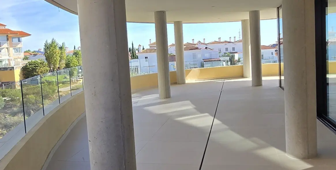 Sale of middle floor apartment in Fuengirola 6