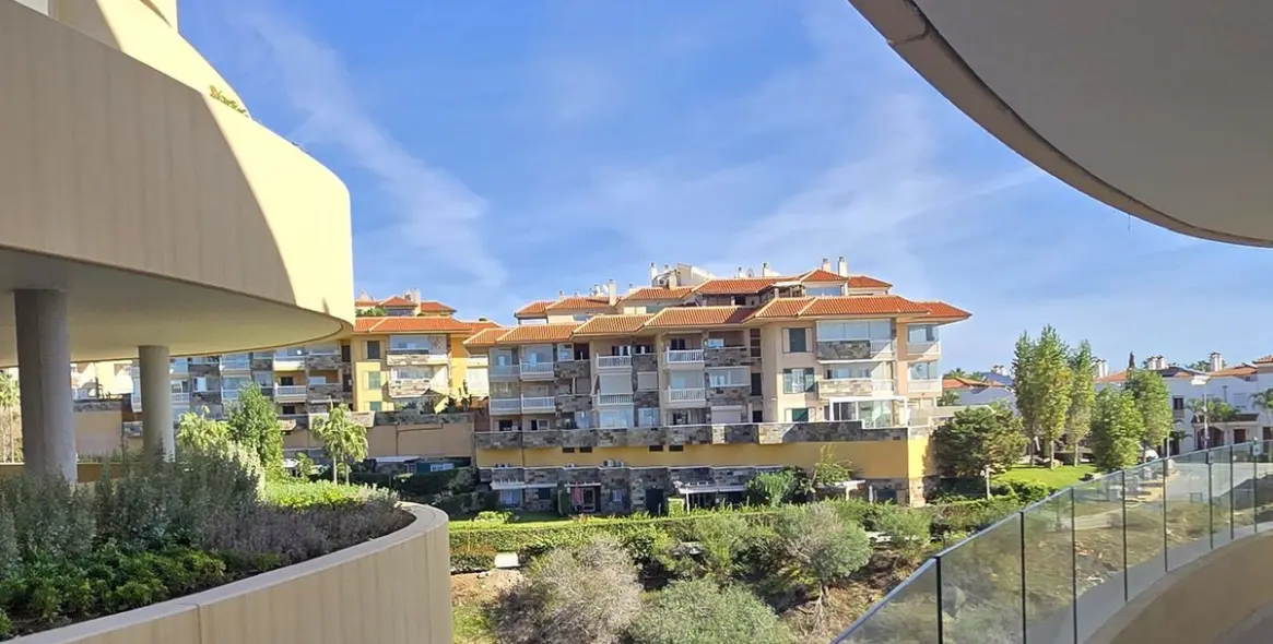 Sale of middle floor apartment in Fuengirola 7