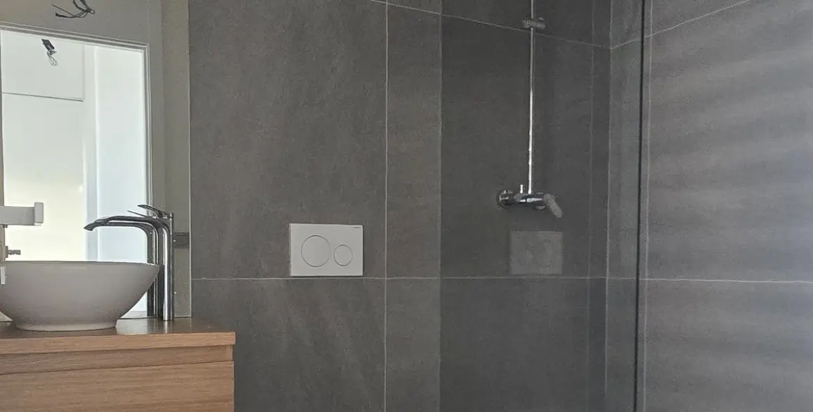 Sale of middle floor apartment in Fuengirola 14