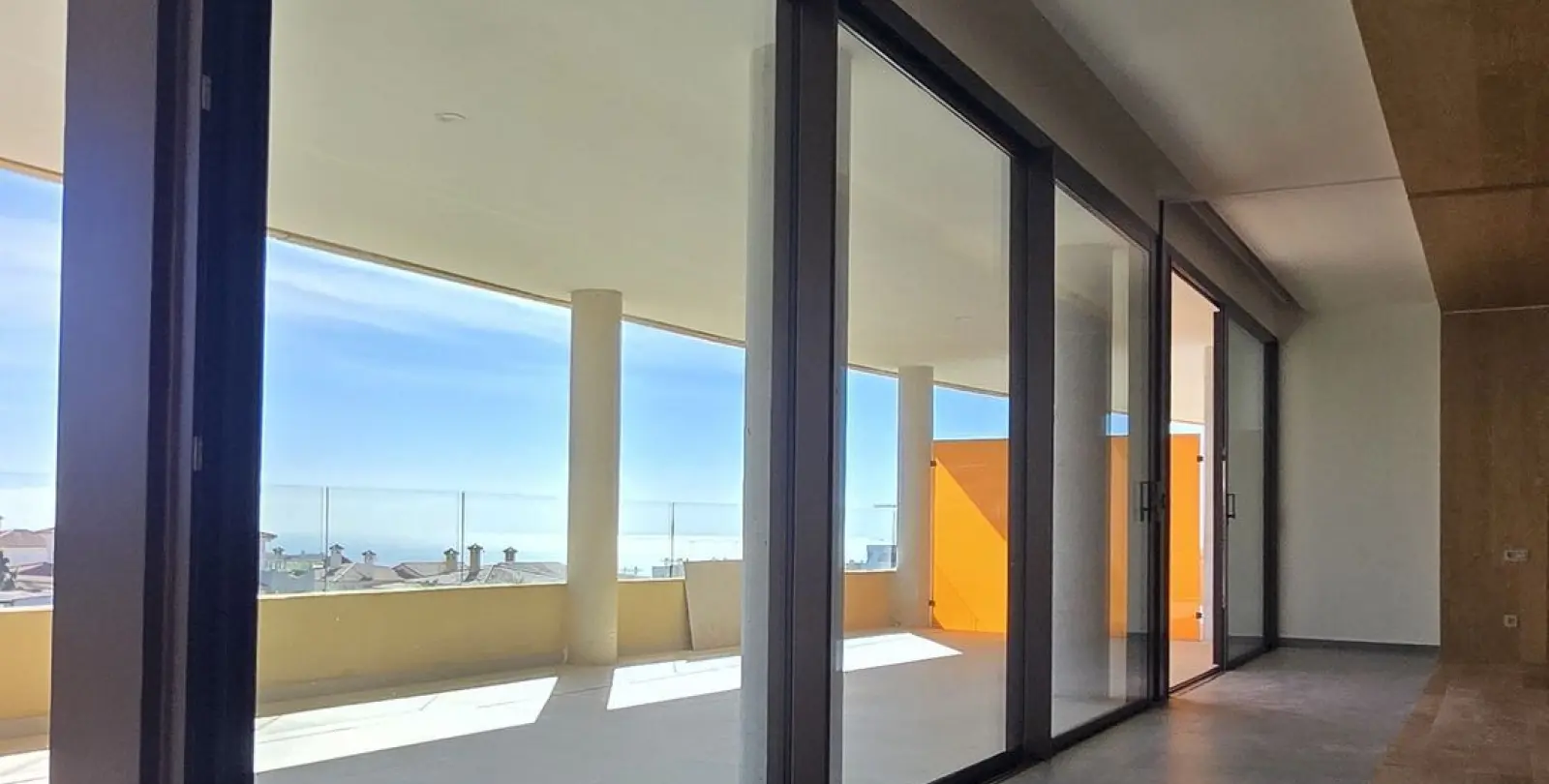 Продажа апартаментов на среднем этаже в Fuengirola 2