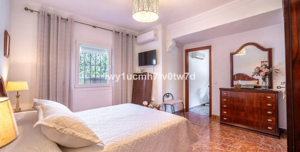 Продажа  отдельно стоящей виллы в Málaga 14