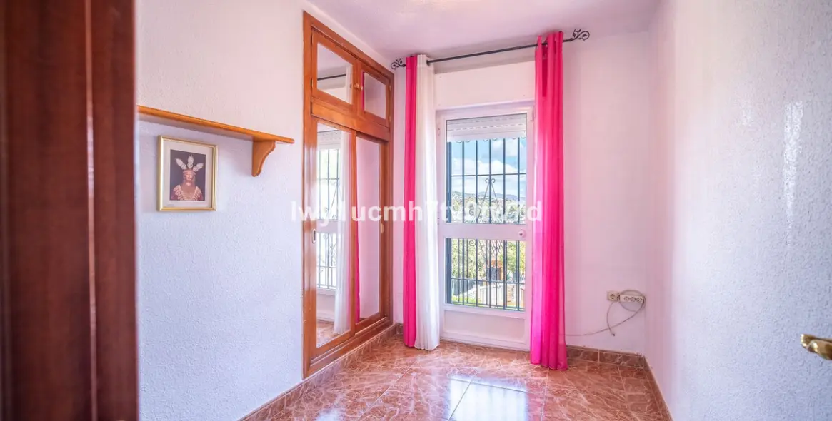 Продажа  отдельно стоящей виллы в Málaga 19