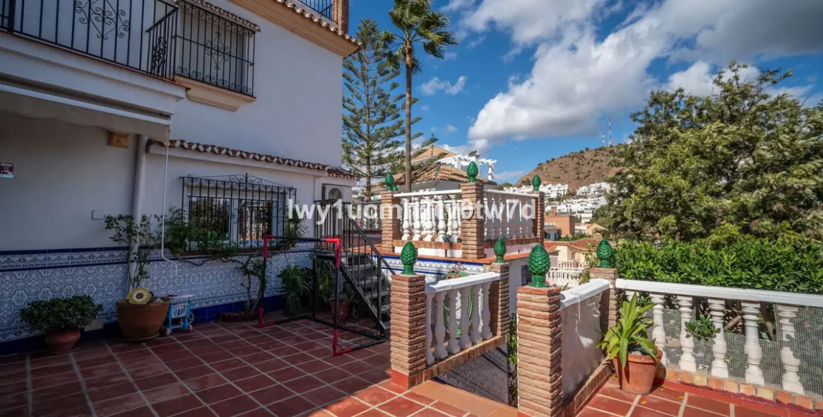 Sale of detached villa in Málaga 6