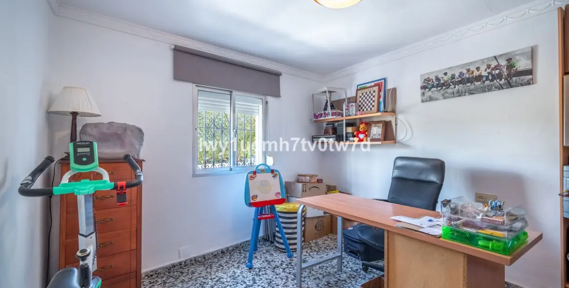 Sale of detached villa in Málaga 16