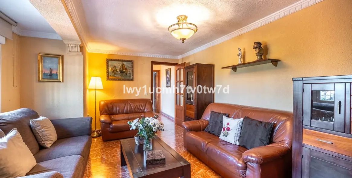 Sale of detached villa in Málaga 27