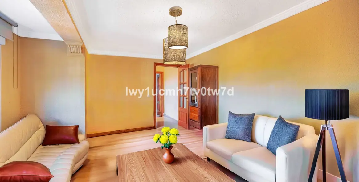 Sale of detached villa in Málaga 28