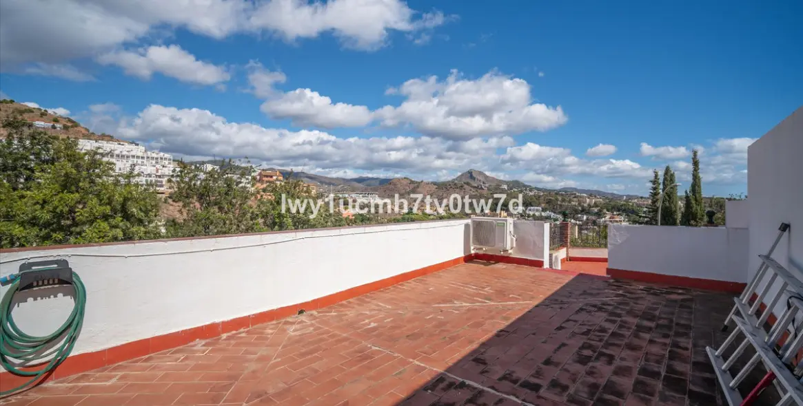 Sale of detached villa in Málaga 29
