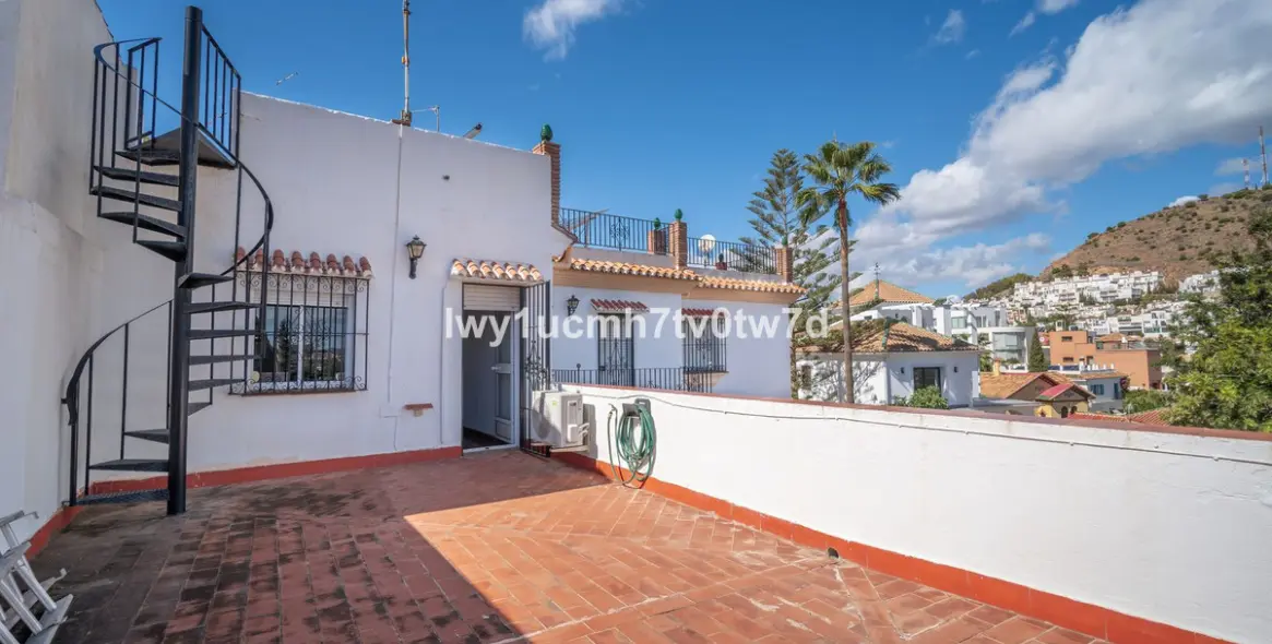 Sale of detached villa in Málaga 30