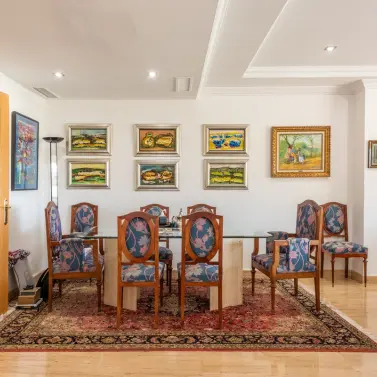 Sale of middle floor apartment in The Golden Mile