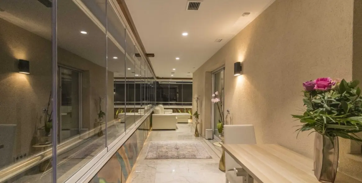 Sale of middle floor apartment in Puerto Banús 6