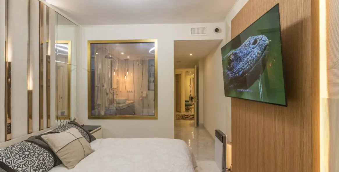 Sale of middle floor apartment in Puerto Banús 7