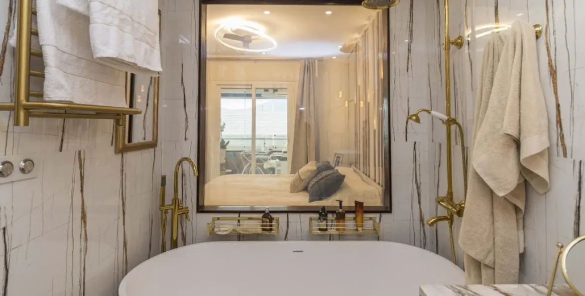 Sale of middle floor apartment in Puerto Banús 8