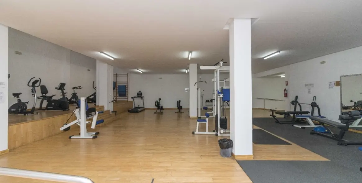 Sale of middle floor apartment in Puerto Banús 17