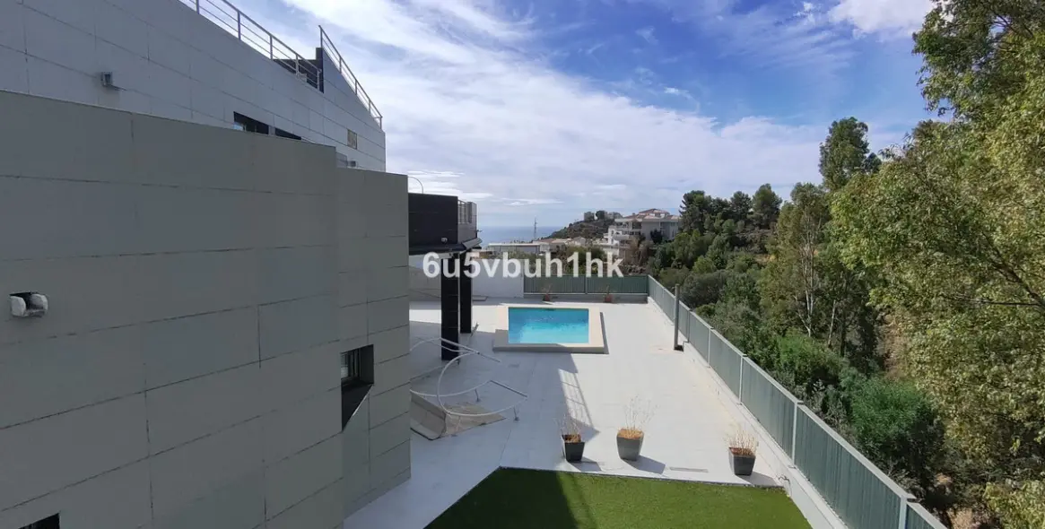 Sale of detached villa in Benalmadena 4