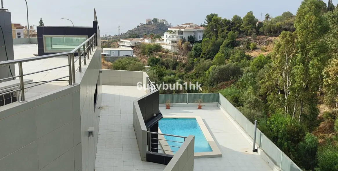 Sale of detached villa in Benalmadena 6