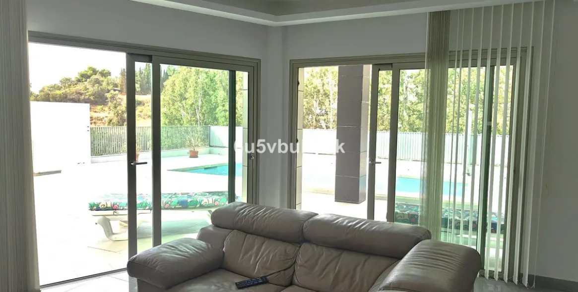 Sale of detached villa in Benalmadena 8