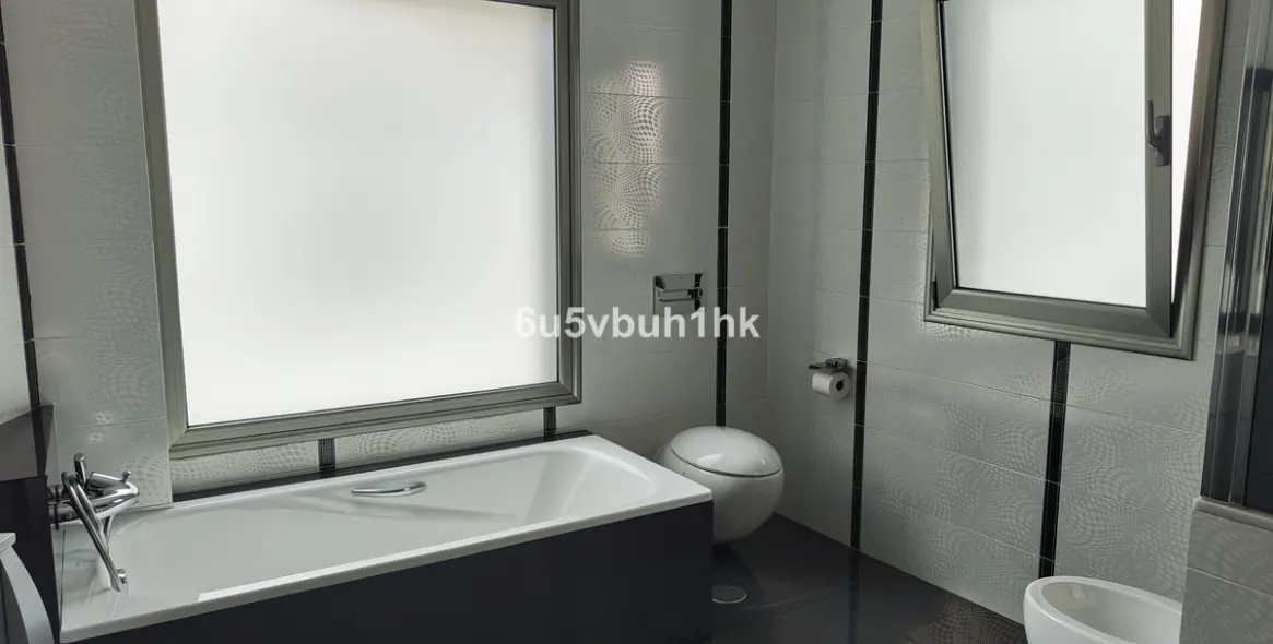 Sale of detached villa in Benalmadena 12