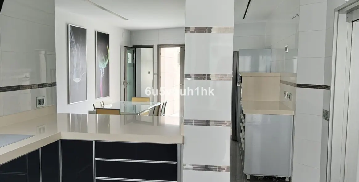 Sale of detached villa in Benalmadena 16