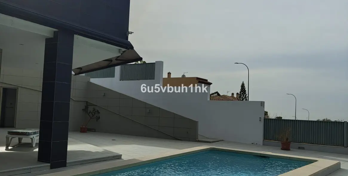 Sale of detached villa in Benalmadena 17