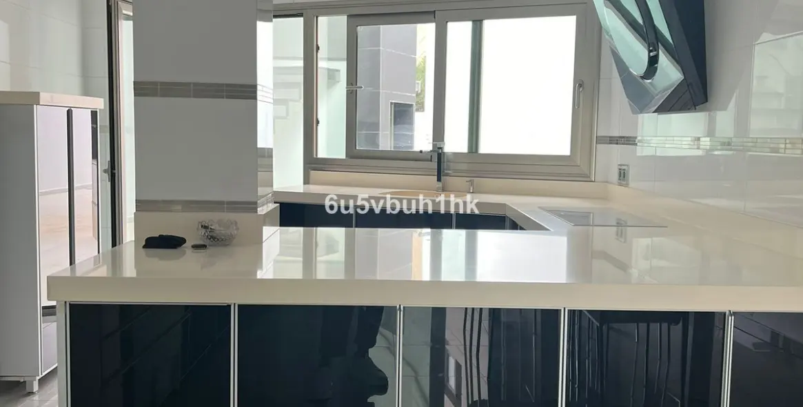 Sale of detached villa in Benalmadena 18