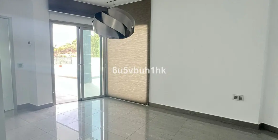 Sale of detached villa in Benalmadena 19