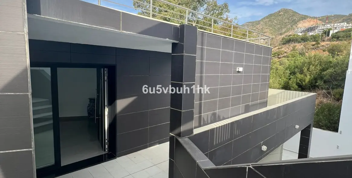 Продажа  отдельно стоящей виллы в Benalmadena 22