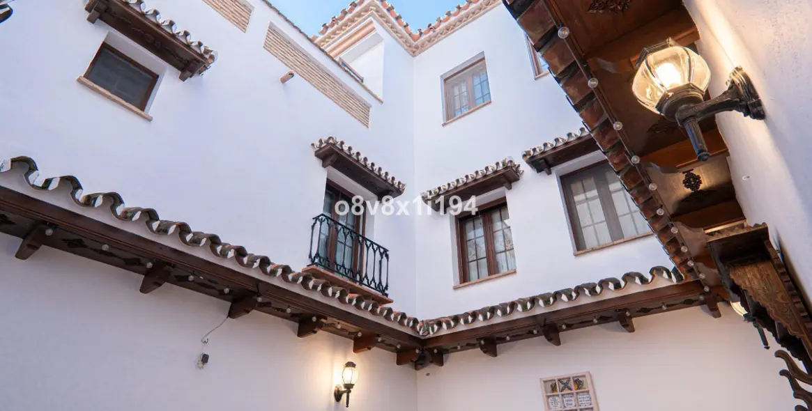 Продажа  отдельно стоящей виллы в Fuengirola 1