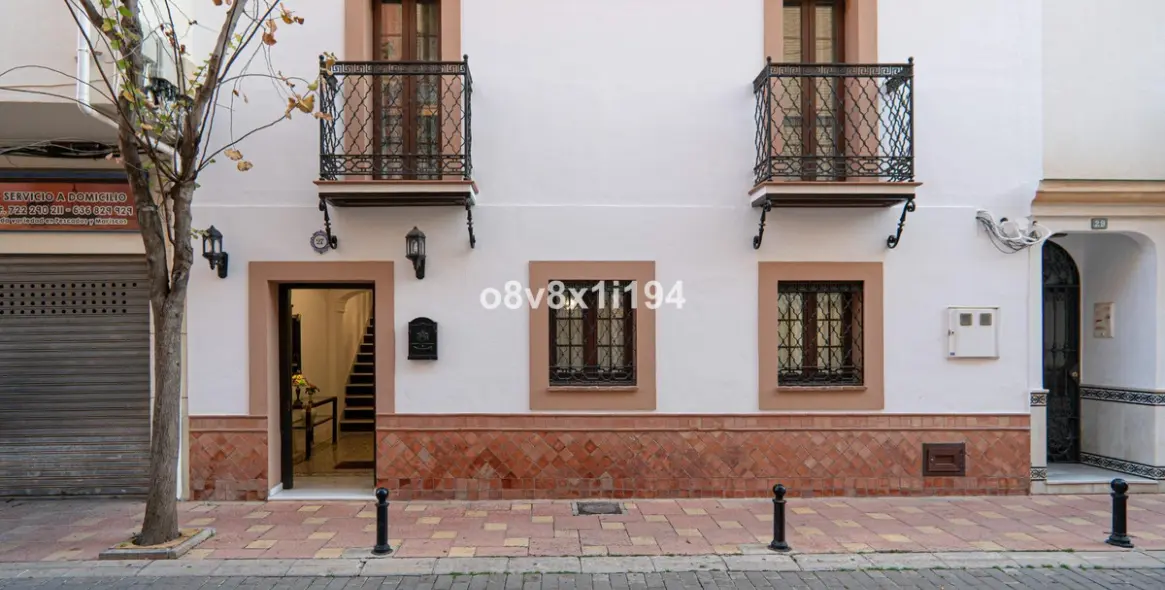 Продажа  отдельно стоящей виллы в Fuengirola 3