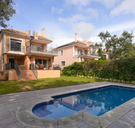 Oтдельно стоящая вилла R4981741