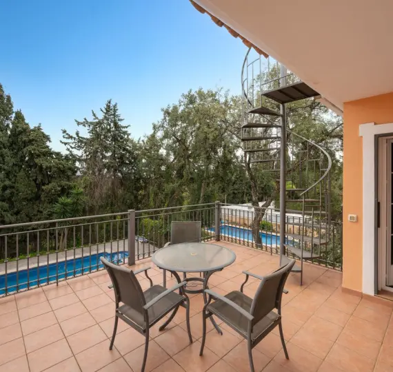 Oтдельно стоящая вилла R4981741