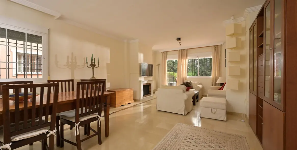 Продажа  отдельно стоящей виллы в Marbella East (район Elviria) 6