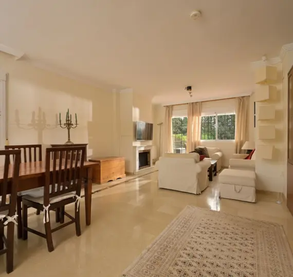 Oтдельно стоящая вилла R4981741