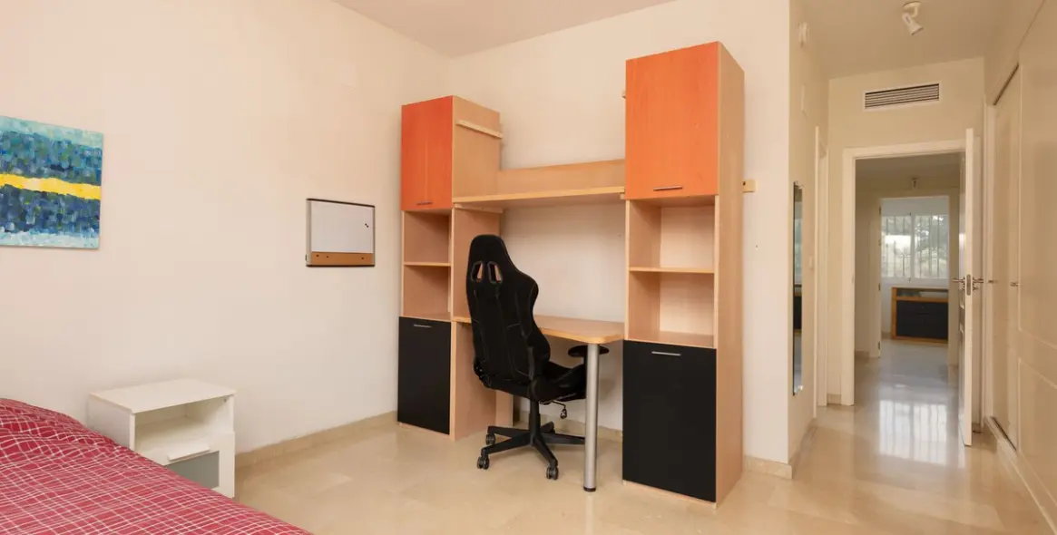 Продажа  отдельно стоящей виллы в Marbella East (район Elviria) 19