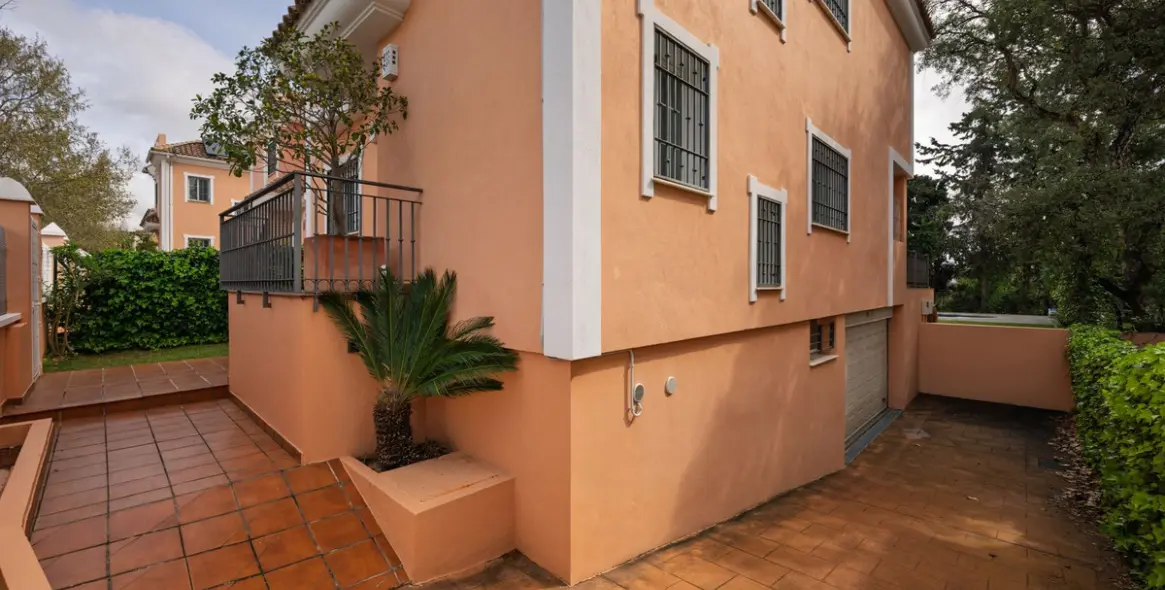 Venta de villa independiente en Elviria 38
