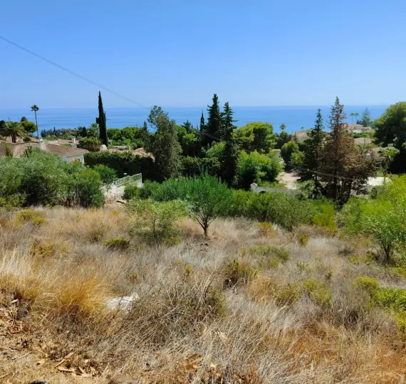 Продажа  жилого участка в Benalmadena Pueblo