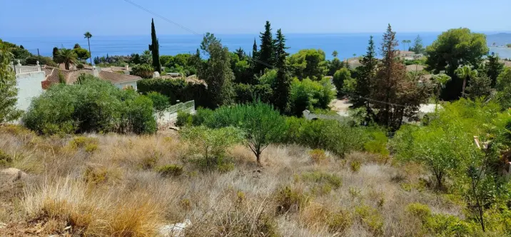 Продажа  жилого участка в Benalmadena Pueblo 0