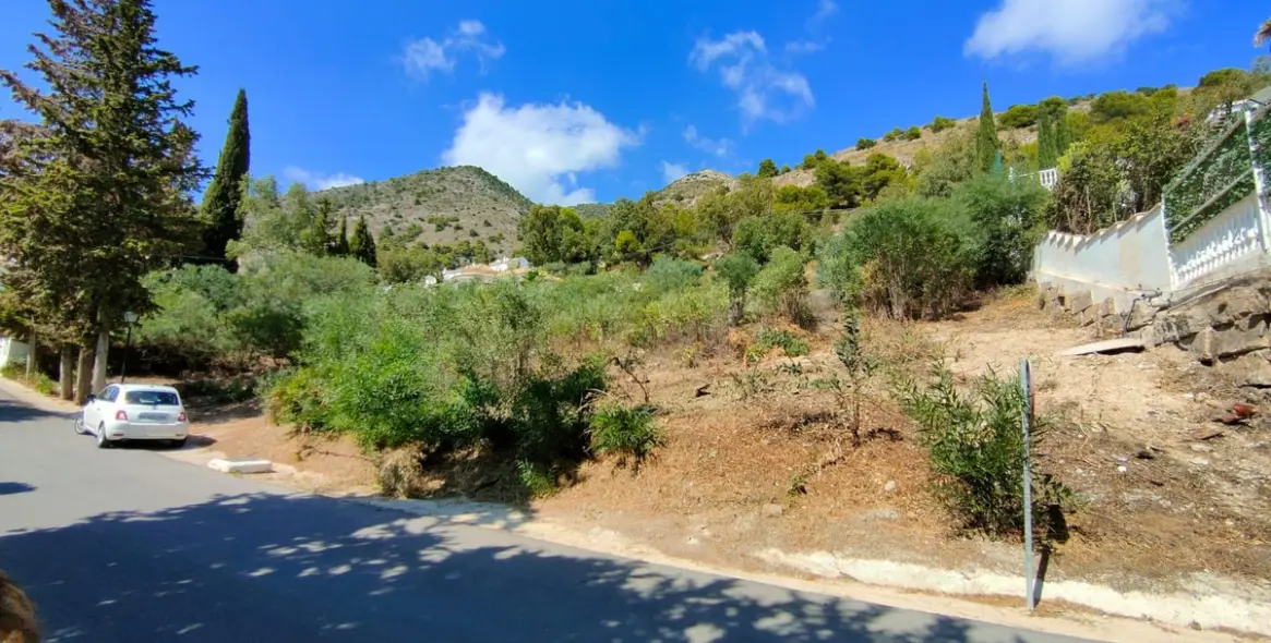 Продажа  жилого участка в Benalmadena Pueblo 4