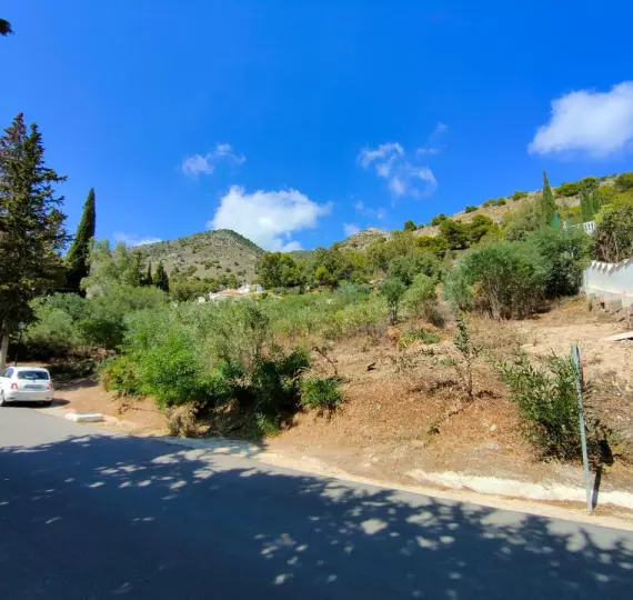 Продажа  жилого участка в Benalmadena Pueblo
