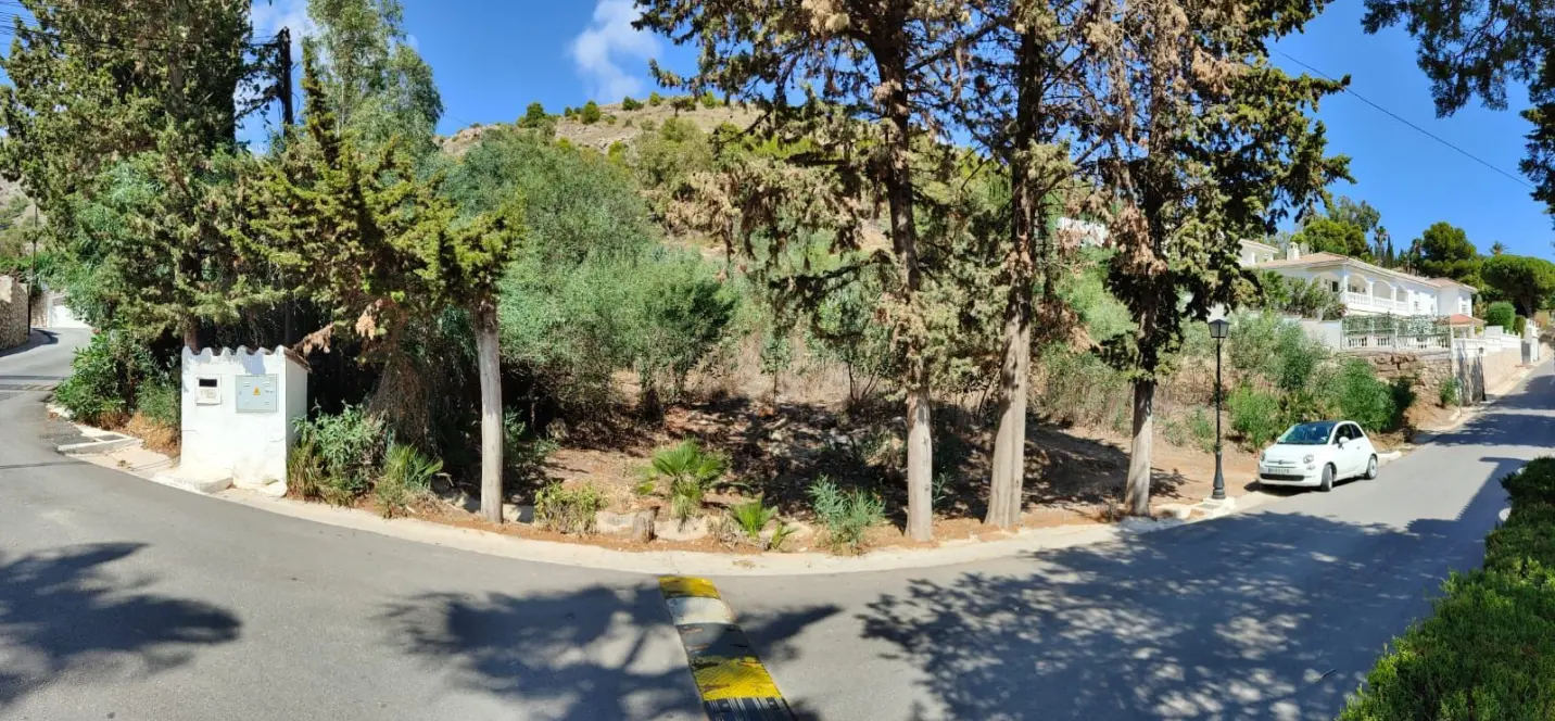 Продажа  жилого участка в Benalmadena Pueblo 1