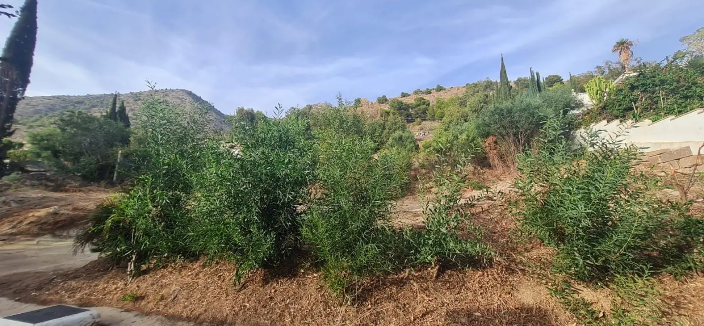 Продажа  жилого участка в Benalmadena Pueblo 2