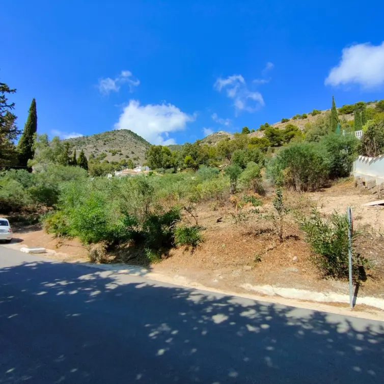 Продажа  жилого участка в Benalmadena Pueblo