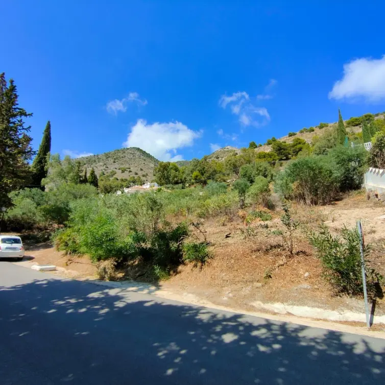 Продажа  жилого участка в Benalmadena Pueblo