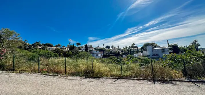 Venta de parcela residencial en El Paraiso 1