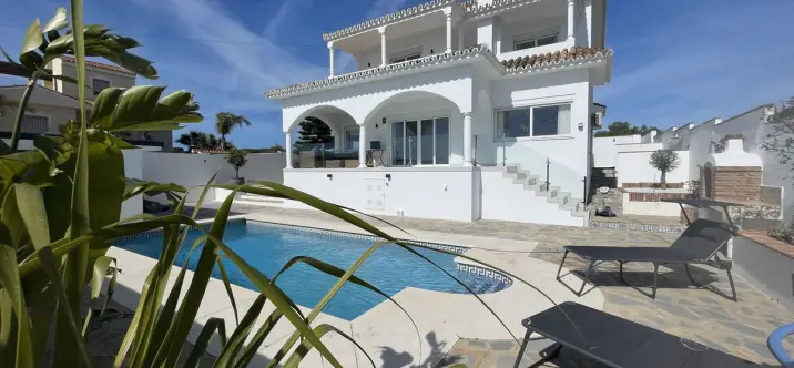 Venta de villa independiente en La Duquesa 0