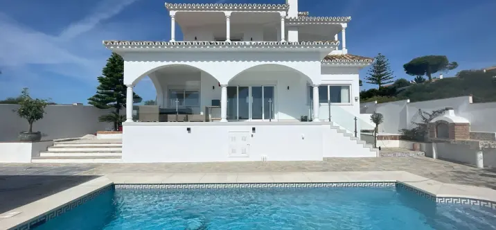 Venta de villa independiente en La Duquesa 2