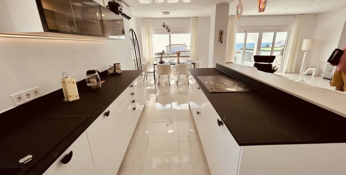 Продажа  отдельно стоящей виллы в La Duquesa 10