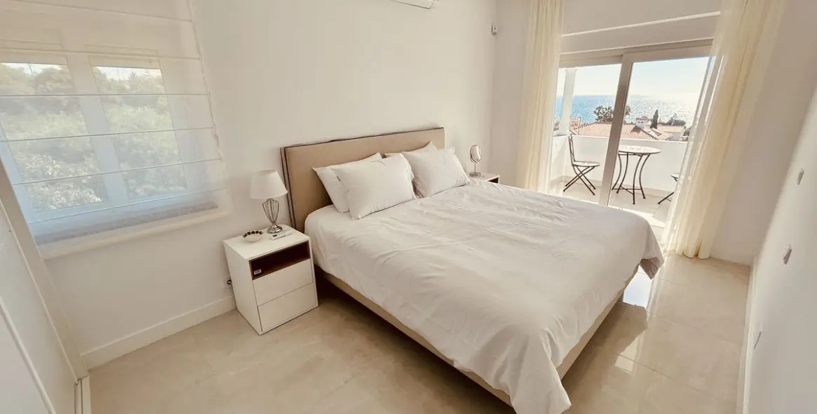 Продажа  отдельно стоящей виллы в La Duquesa 16